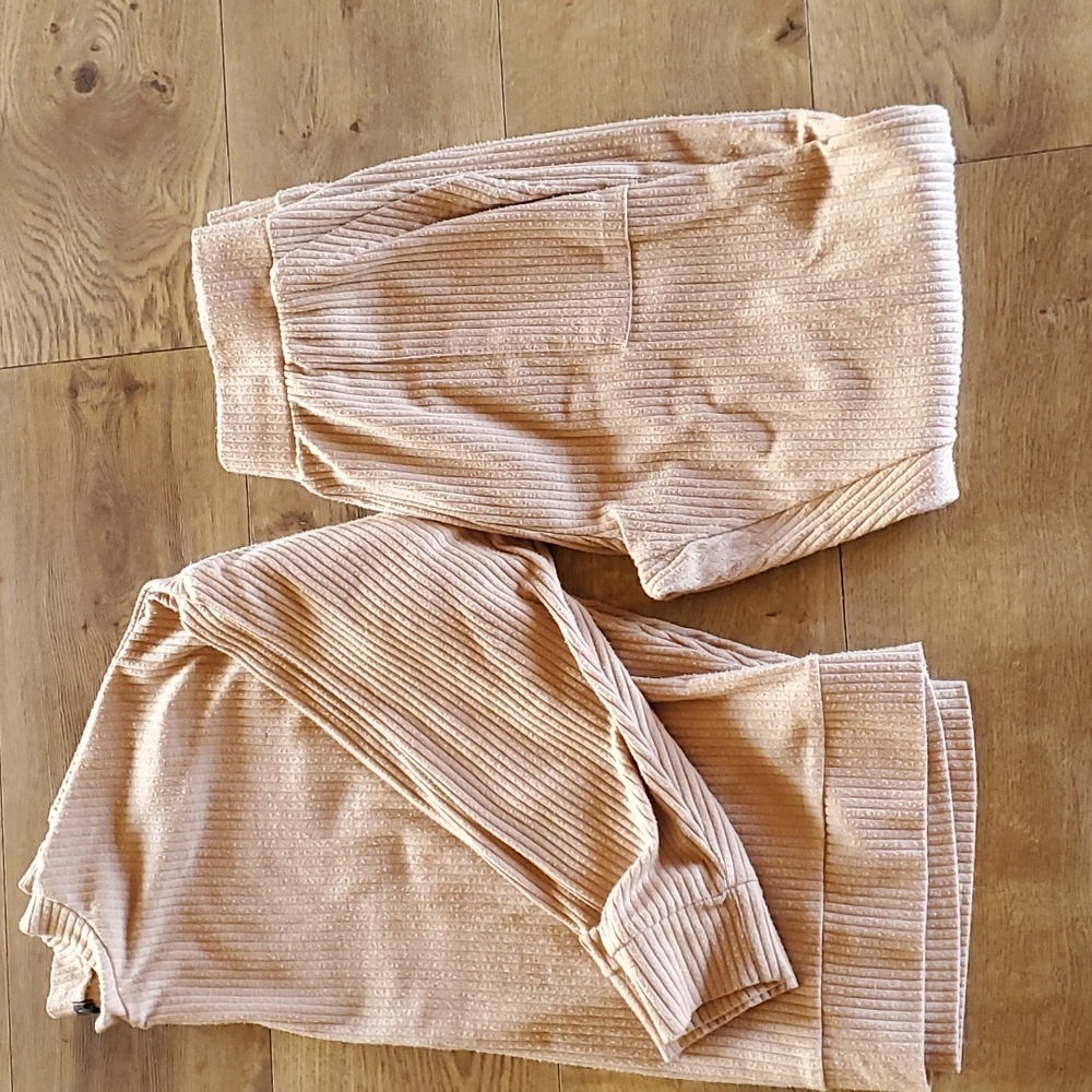 Matching jogger set (free gift)